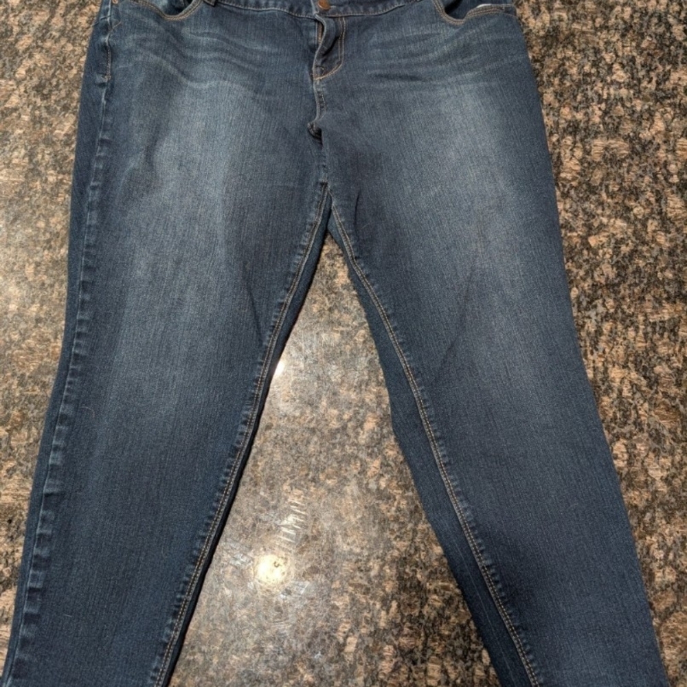 Stylish Dark Blue Women's Cropped Jeans